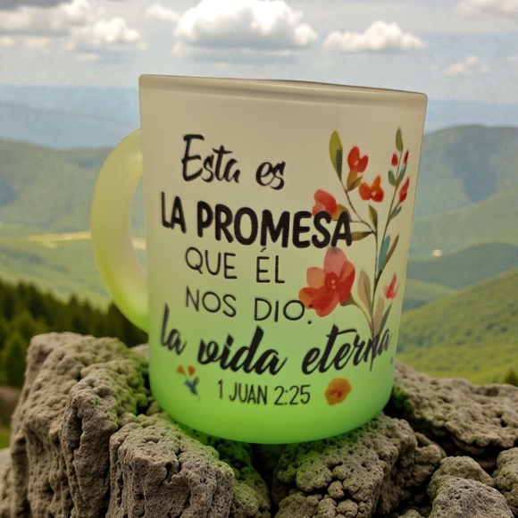 Other - "Esta Es La Promesa Que El Nos Dio Vida Eterna" Mug